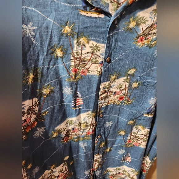 Batik Bay Palm Tree Hawaiian Design Short Sleeve Button Down Shirt - Picture 2 of 3